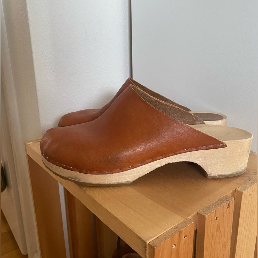 Bryr worker clog size 40 whiskey